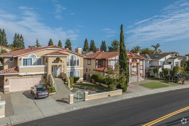 Picturesque views can be had in Alder Manor neighborhoods.