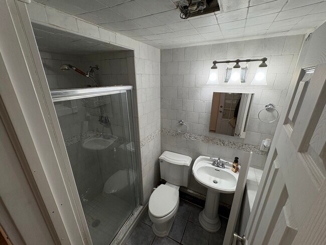 28 Clearview Dr unit 1, Wyandanch, NY 11798 - photo 6