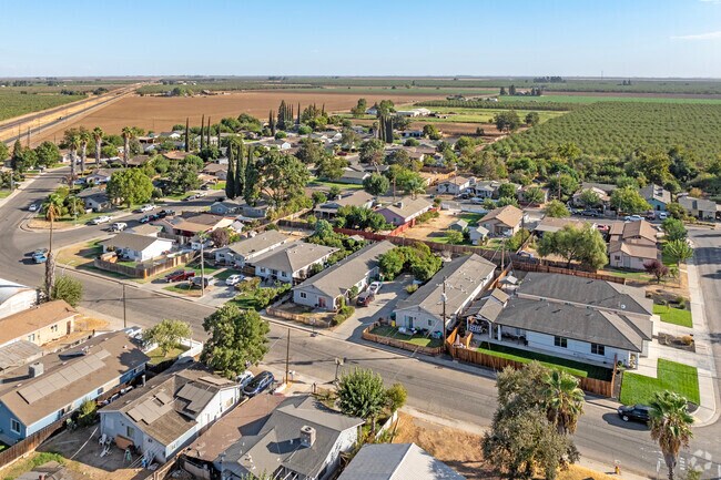 Le Grand is a quiet area in the heart of the San Joaquin Valley.