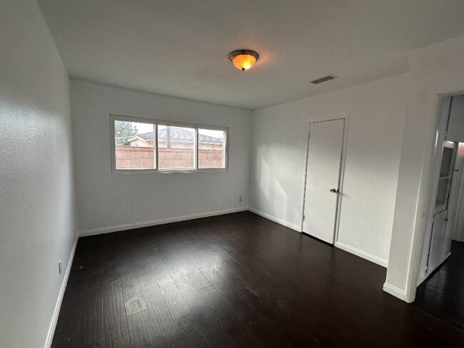 10929 Buford Ave unit 10927 1/2, Inglewood, CA 90304 - photo 2