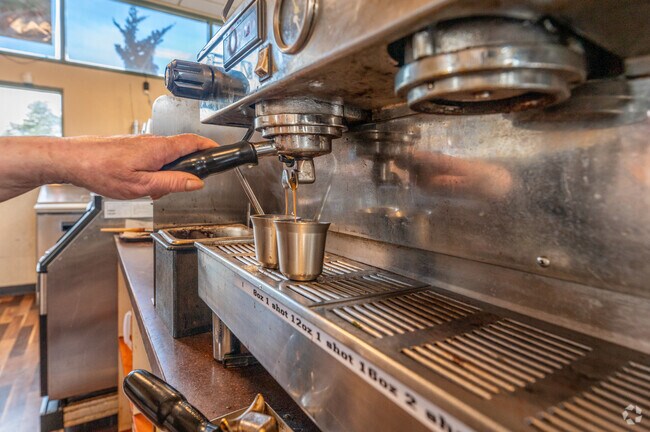 Double Wired Espresso near Talbot offers coffee and fresh bagels.