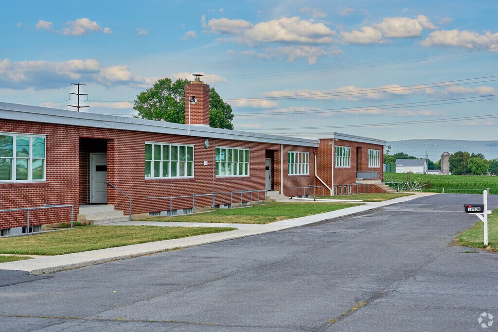 Paradise Mennonite School is a private school in rural Washington County.