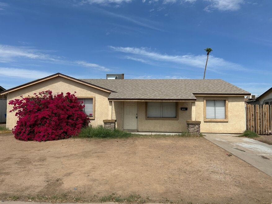 7132 W Devonshire Ave, Phoenix, AZ 85033 - photo 1