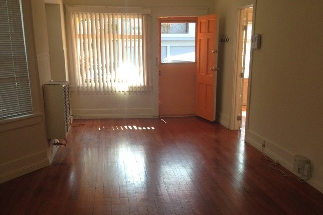 310 Cerritos Ave, Long Beach, CA 90802 - photo 3