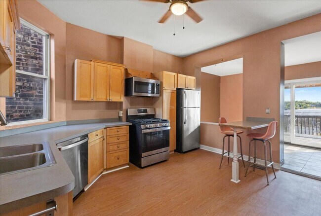 3145 W Augusta Blvd unit 2, Chicago, IL 60622 - photo 3