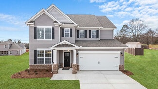 607 Fox Cove Rd, Hendersonville, NC 28792