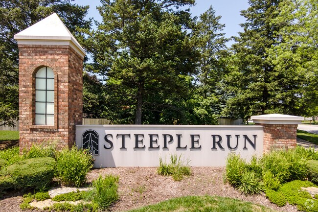 Steeple Run is located between the Village of Lisle and the City of Naperville, west of Chicago.
