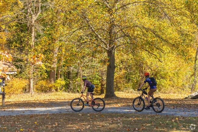 Middle Run Valley Nature Area is a popular destination for mountain biking in Newark.