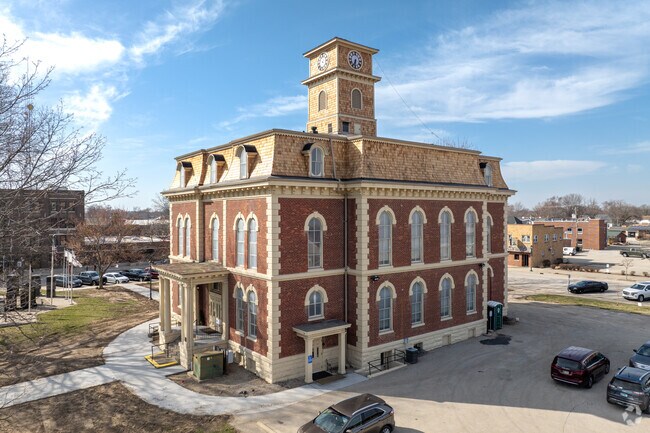 Learn about Effingham and the surrounding area at the Effingham County Cultural Center.