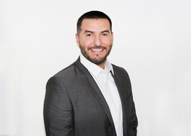 Agent Photo