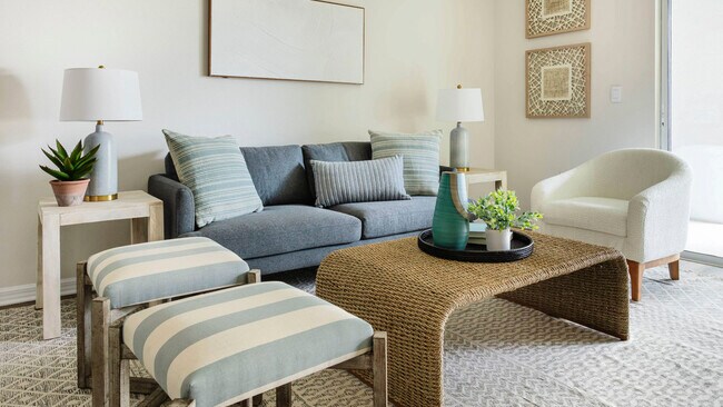 11811 Davis Dr, Largo, FL 33774 - photo 4