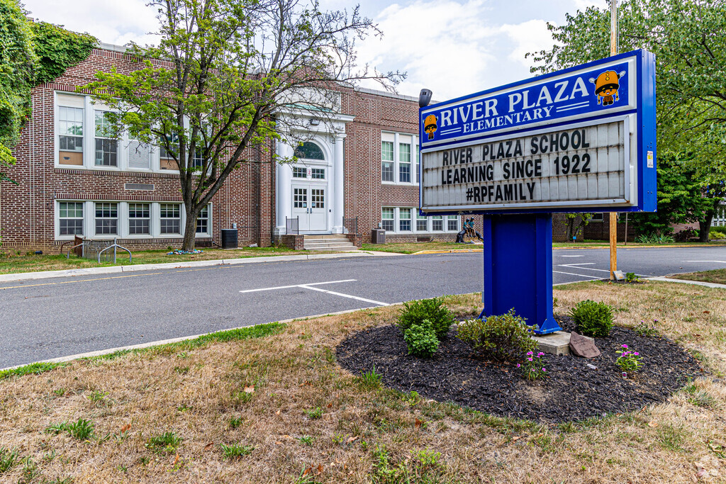 River Plaza Elementary School
