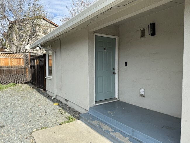 2875 Euclid Ave unit B, Concord, CA 94519 - photo 2