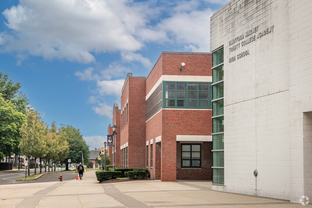 Hartford Magnet Trinity College is located in Barry Square, Hartford.