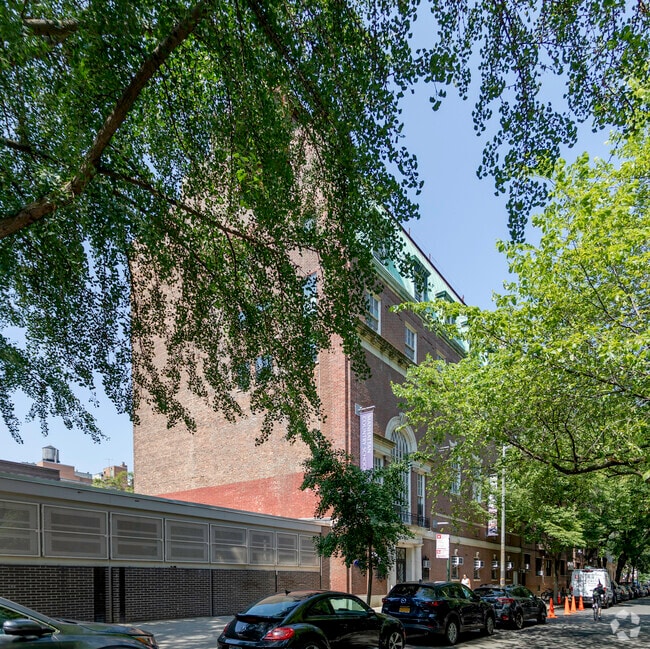 Upper West Side: Manhattan Country School: Educating the communities children for over 50 years.