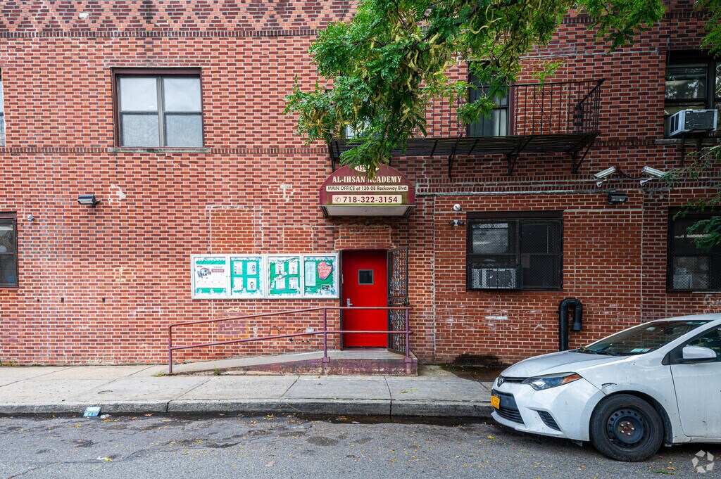 Al-Ihsan Academy develops strong character in its students.