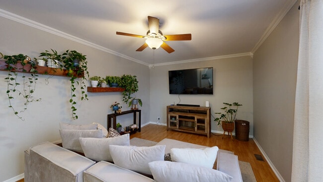 28808 Blacksmith Ct, Lakemoor, IL 60051 - photo 2