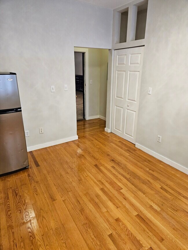 38 Hemenway St unit 5, Boston, MA 02115 - photo 6