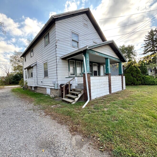 203 S Homer St unit B, Lansing, MI 48912 - photo 1