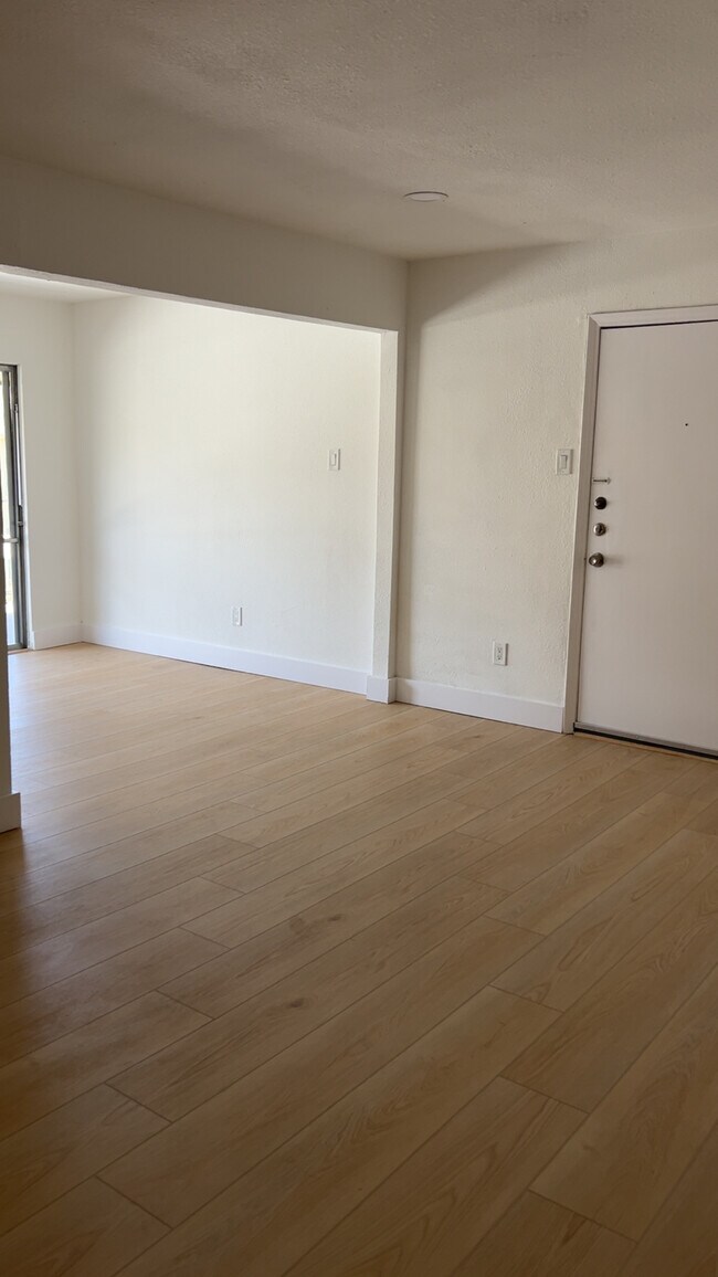 4664 Matilda St unit F, Dallas, TX 75206 - photo 2