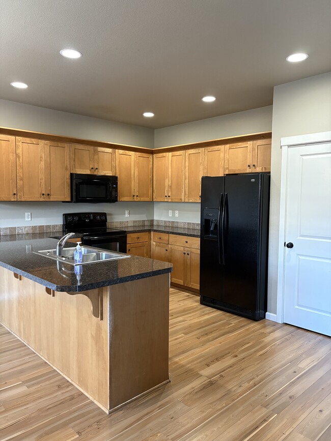 1926 NW Kale Way, McMinnville, OR 97128 - photo 4