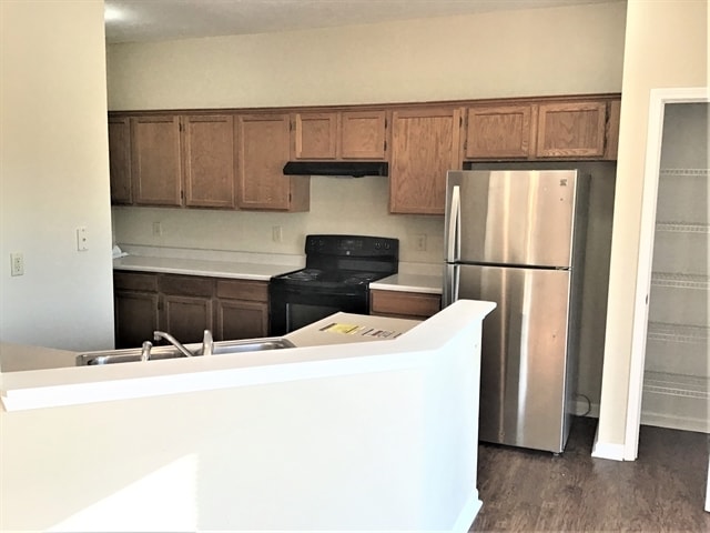 1131 Clark Dr, Greenwood, IN 46143 - photo 4