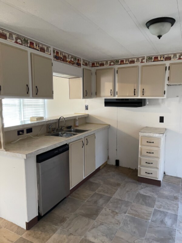 9106 Oh-279, Oak Hill, OH 45656 - photo 3