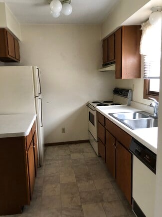 1220 Kirstin Ct Unit Kirstin 1, Muscatine, IA 52761