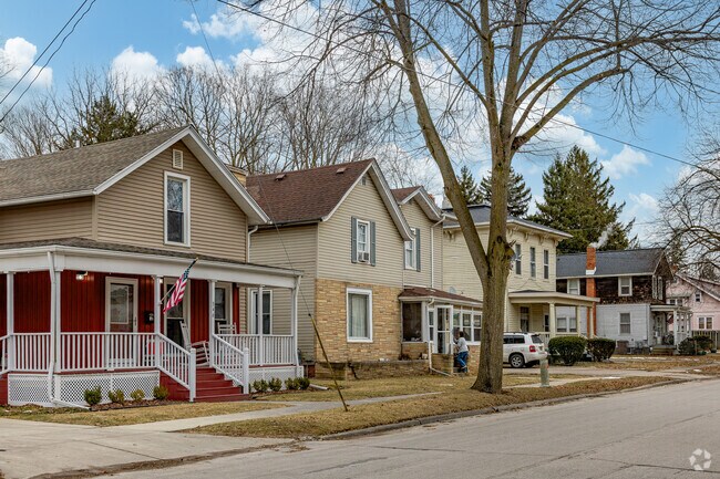 The median price of homes in Adrian is considerably lower than most of the nation.