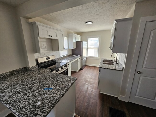 1719 Dawson St, Indianapolis, IN 46203 - photo 4