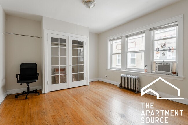 4409 N Kenneth Ave unit 1A, Chicago, IL 60630 - photo 2