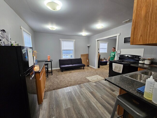 807 Maple Ave unit 807 Maple Ave (U3),, Findlay, OH 45840 - photo 2