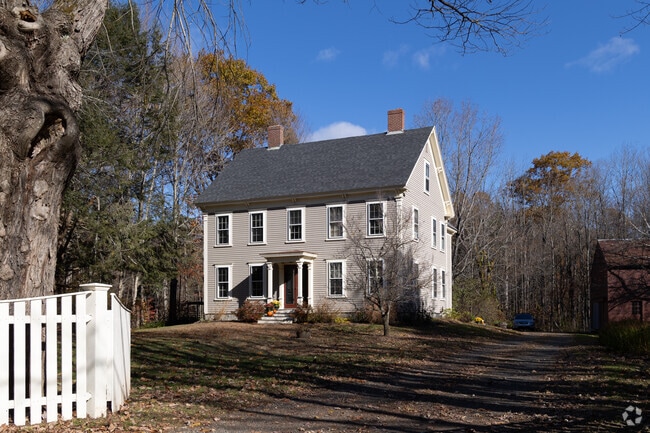 This colonial is nestled in North Berwick.