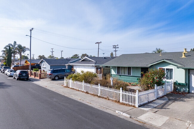 North Vallejo homes are conveniently located near schools and parks.