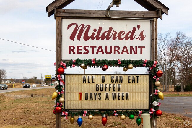 Mildred's Restaurant is the closest restaurant to Oak Grove-Pisgah, Alabama.