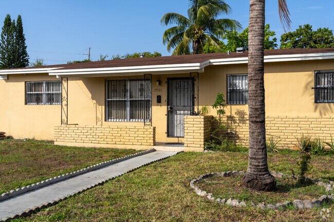 Myrtle Grove residents love colorful homes.