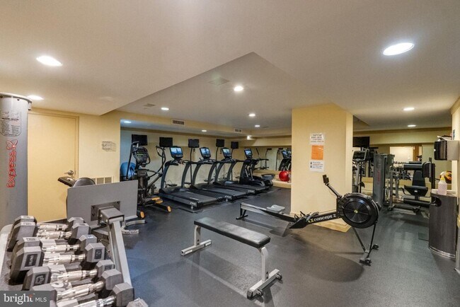 915 E St NW unit 1110, Washington, DC 20004 - photo 6