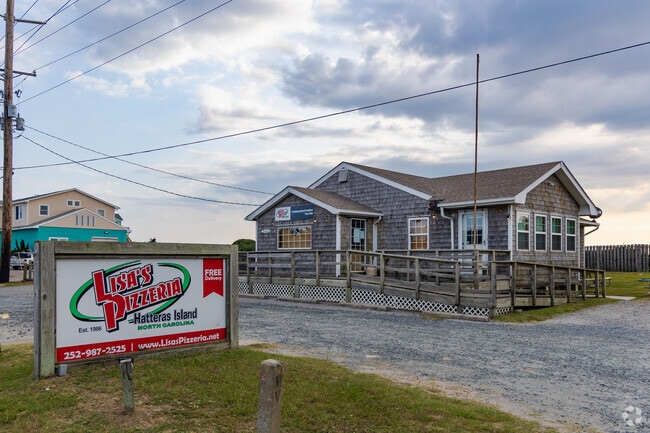 Take your family to Lisa's Pizzeria in Rodanthe for hand-tossed pizzas and Italian dishes.