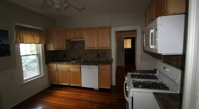 39 Hall Ave unit 1, Somerville, MA 02144 - photo 4