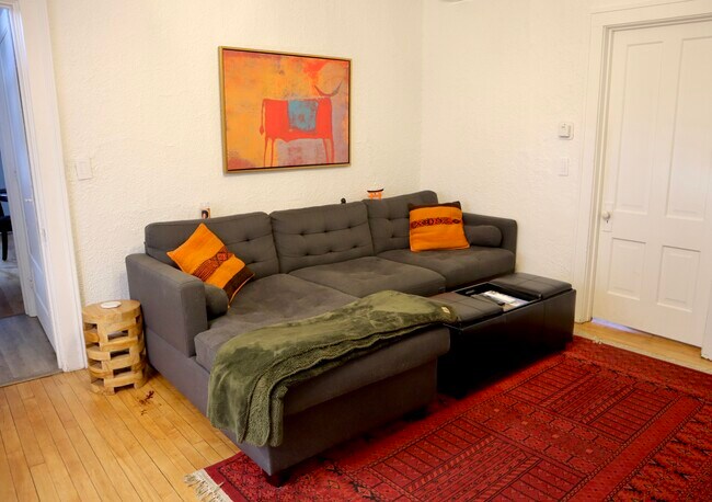 618 Adams St NE unit 2, Minneapolis, MN 55413 - photo 2