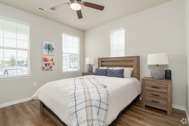 2BR, 2BA - 1,283SF - Primary Bedroom