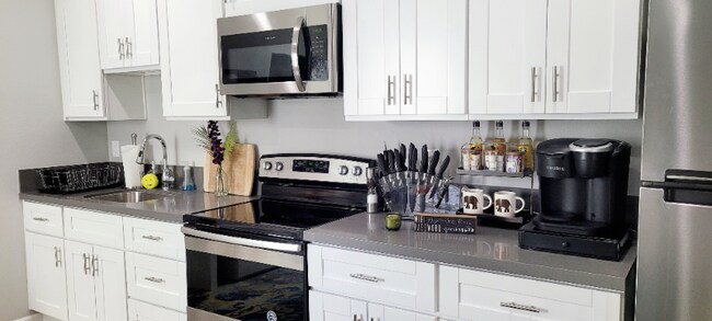 532 Cesar e Chavez Pkwy unit B, San Diego, CA 92113 - photo 6