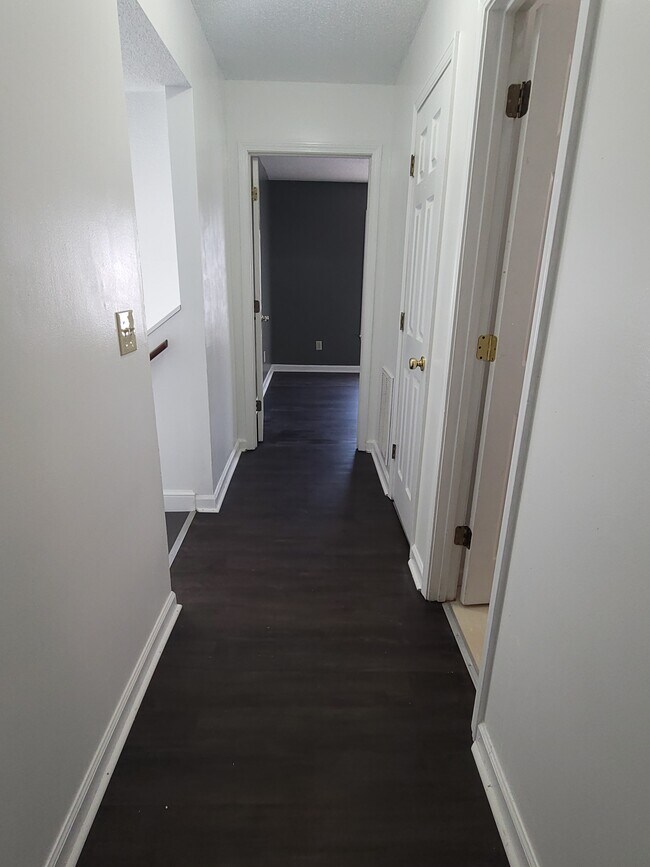 304 Briggs Ave unit C, Greenwood, SC 29649 - photo 6