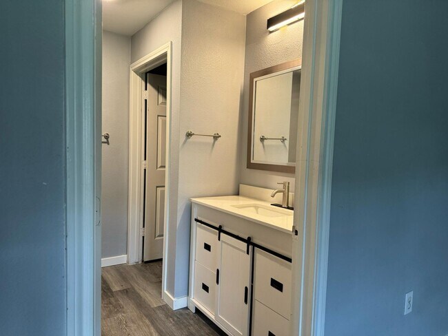 2320 Gracy Farms Ln unit 1412, Austin, TX 78758 - photo 5