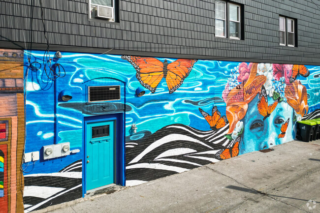 The city of Huntington has several lovely murals dispayed downtown.
