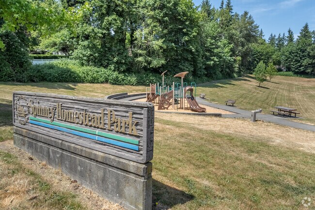Spinney Homestead Park features a playground for children to enjoy in the Highlands.
