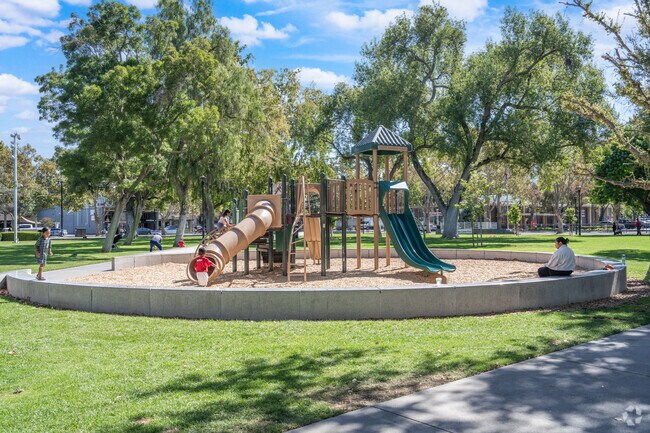 Sunshine and smiles are a way of life in the beautiful Islandis.