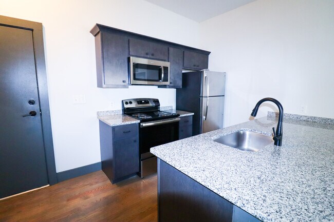 2616 Short Vine St unit 2, Cincinnati, OH 45219 - photo 4