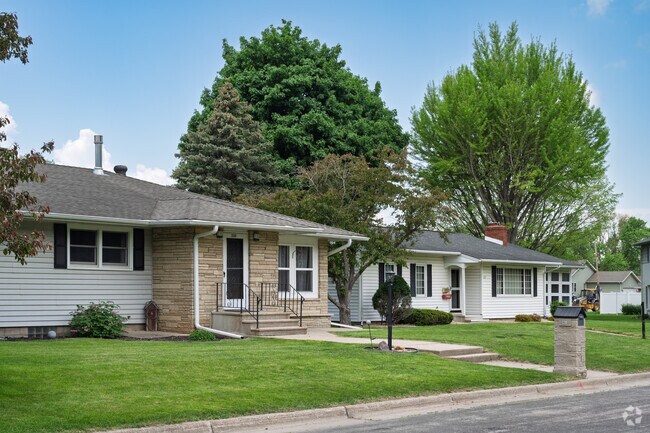 Ranch homes in Bluffside often have midcentury influences.