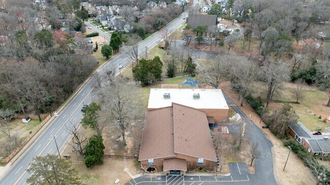 The student-teacher ratio is 14:1 at Adventist Christian Academy.